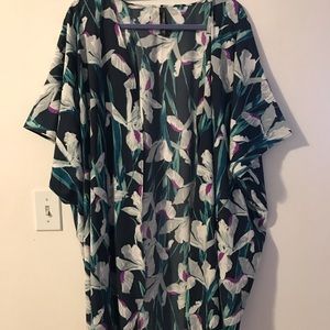 Urban Outfitters/Out From Under floral kimono